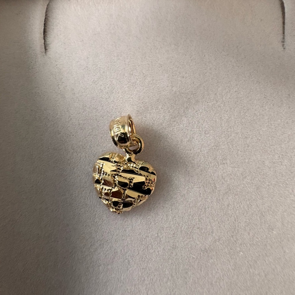 10K Yellow Gold Nugget Heart Pendant – 0.6”